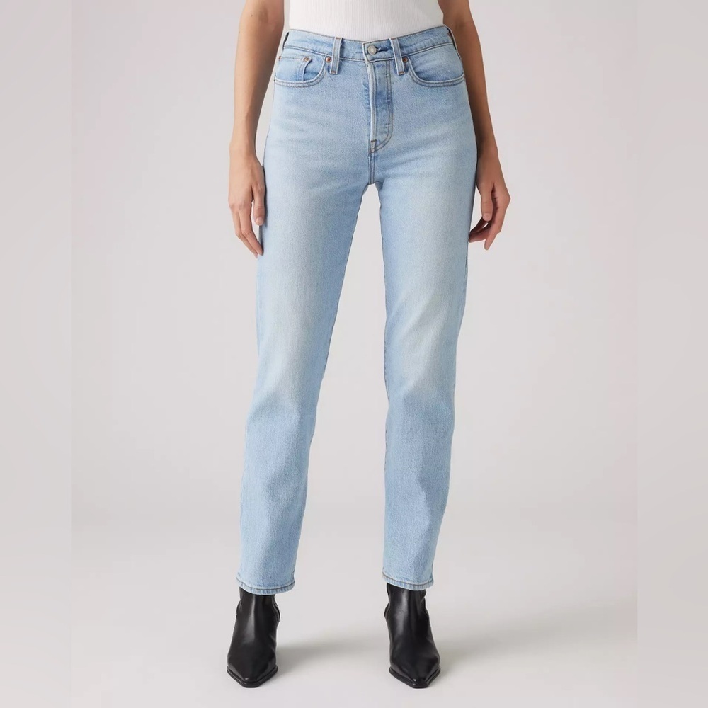 LEVI’S Ribcage Straight Jeans In Light Wash - Picture 3 of 7